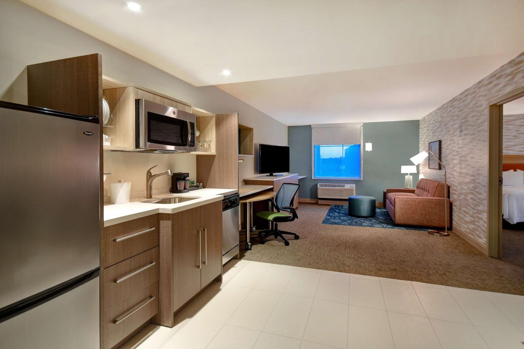 Home2 Suites By Hilton Boston South Bay Eksteriør billede
