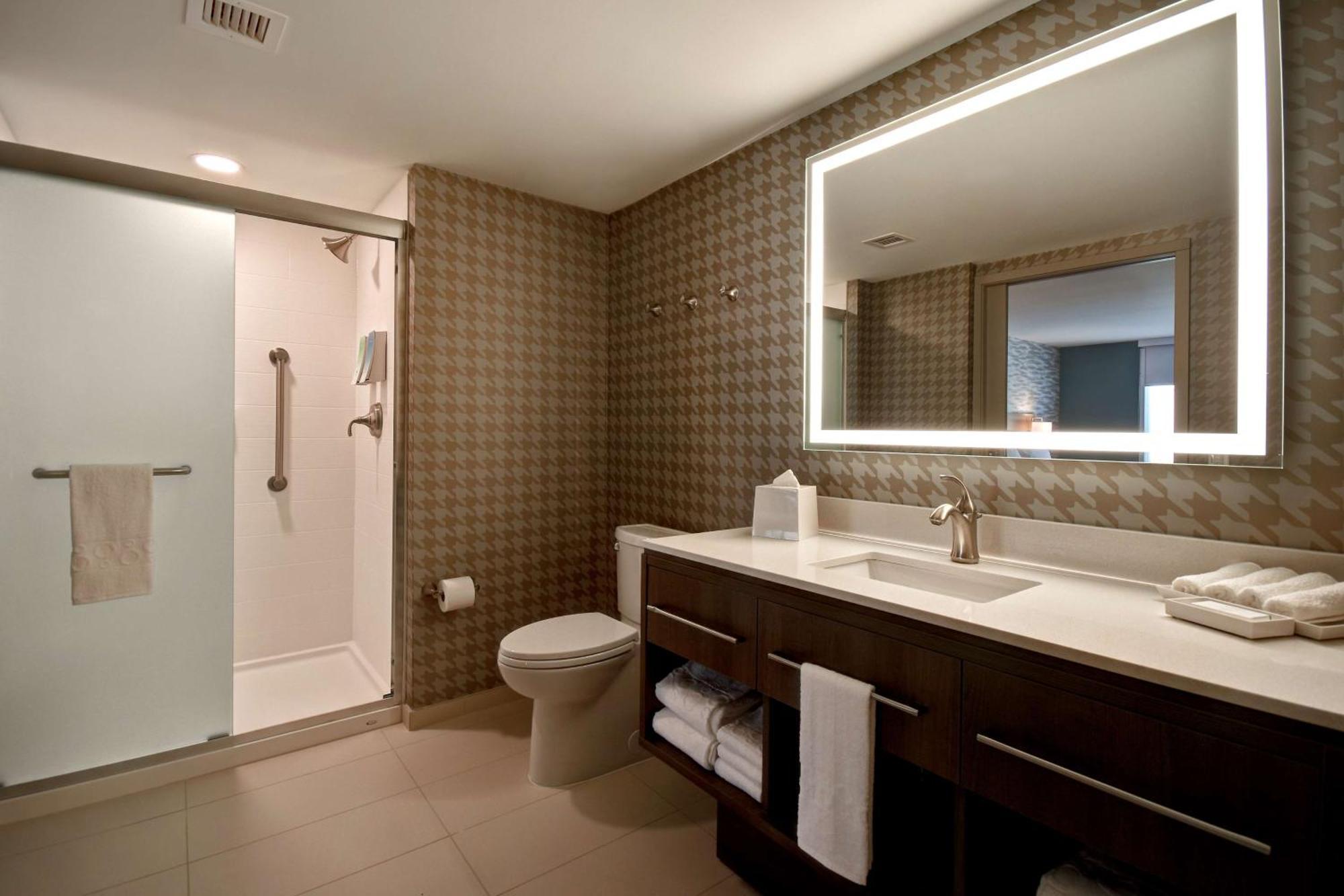 Home2 Suites By Hilton Boston South Bay Eksteriør billede
